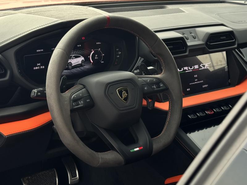 Lamborghini Urus SE, 2025 — фото 7 из 9
