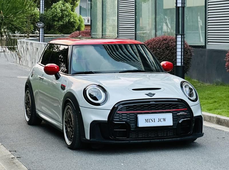 Mini Mini JCW, 2022 — фото 3 из 12