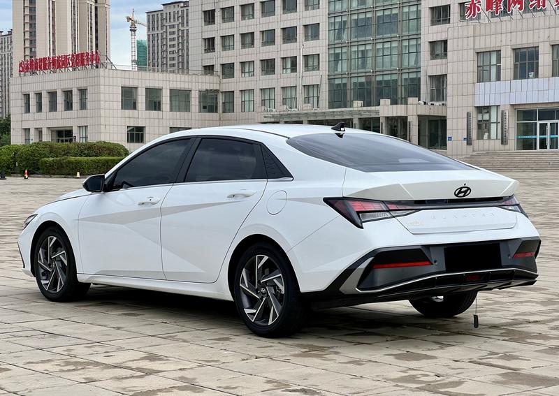 Hyundai Elantra N line, 2025 — фото 4 из 11