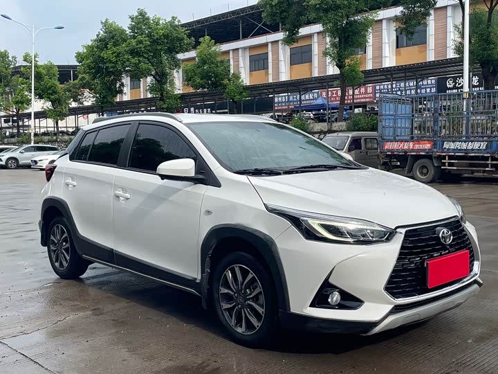 Toyota Yaris L Hatchback, 2022 — фото 3 из 9