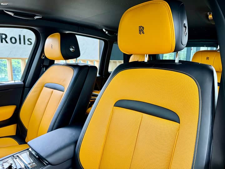 Rolls-Royce Cullinan, 2022 — фото 6 из 9