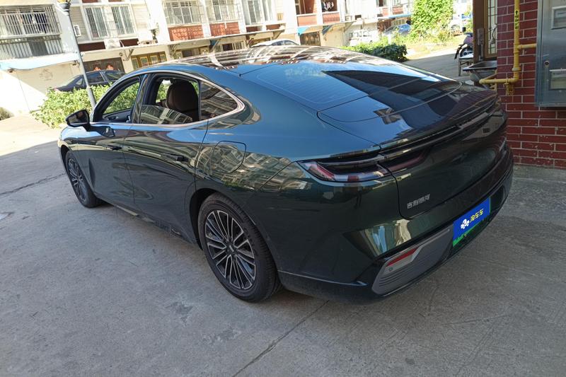 Geely Galaxy Starshine 8 EM-i, 2025 — фото 3 из 11