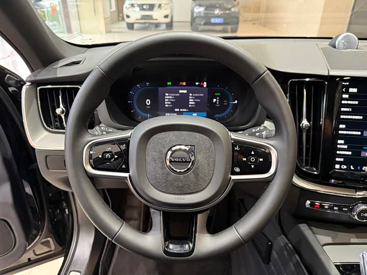 Volvo XC60 Hybrid, 2024 — фото 9 из 9