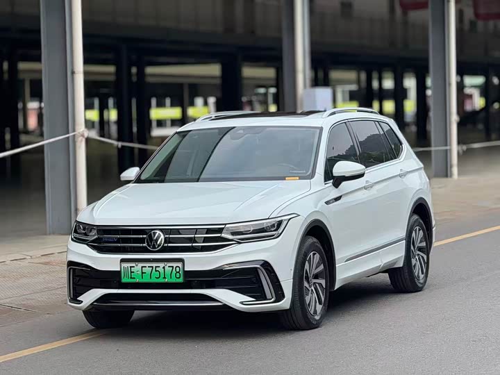 Volkswagen Tiguan L Hybrid, 2023 — купить в Санкт-Петербурге под ключ