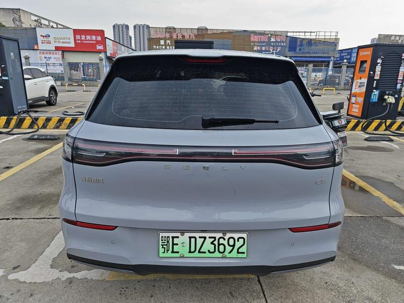 Geely Galaxy E5, 2025 — фото 4 из 10