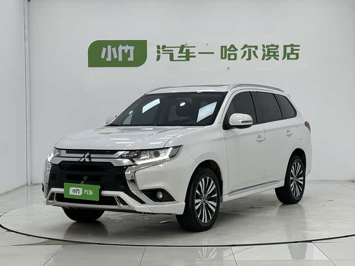 Mitsubishi Outlander, 2023 — купить в Москве под ключ