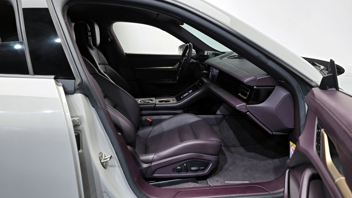 Porsche Taycan, 2022 — фото 11 из 12