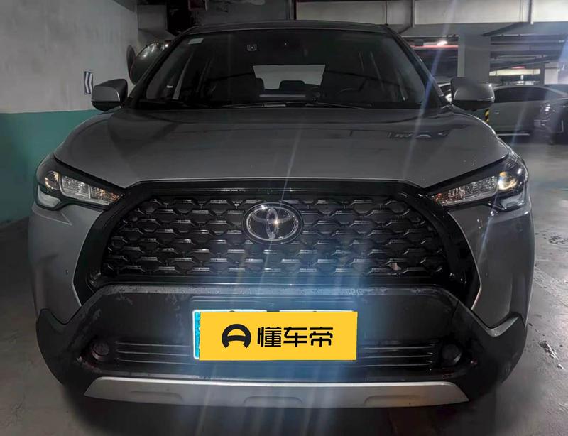 Toyota Corolla Cross, 2022 — фото 2 из 5