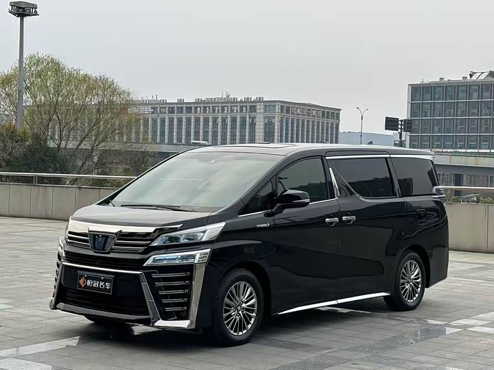 Toyota Vellfire, 2022 — купить в Перми под ключ