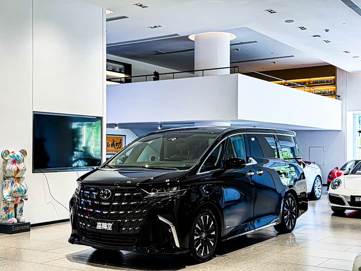Toyota Alphard, 2025 — купить в Казани под ключ