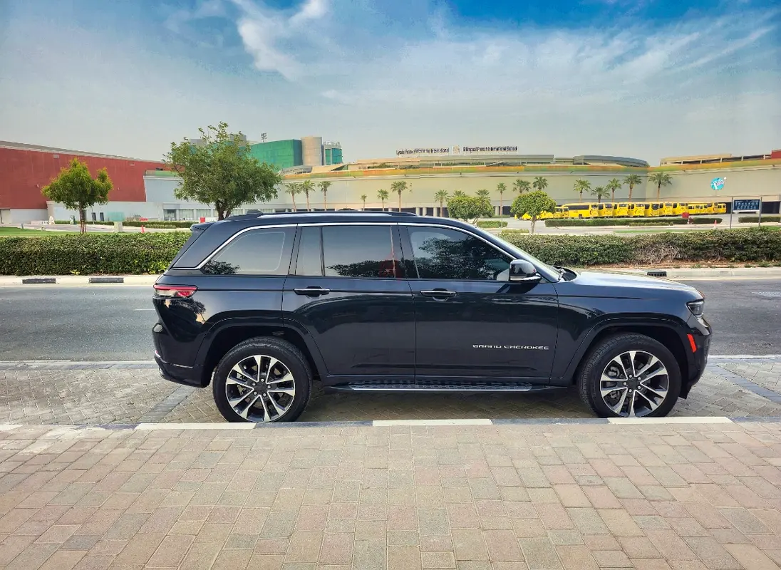 Jeep Grand Cherokee, 2023 — фото 5 из 10