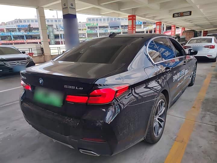 BMW 5 Series Hybrid, 2022 — фото 7 из 9