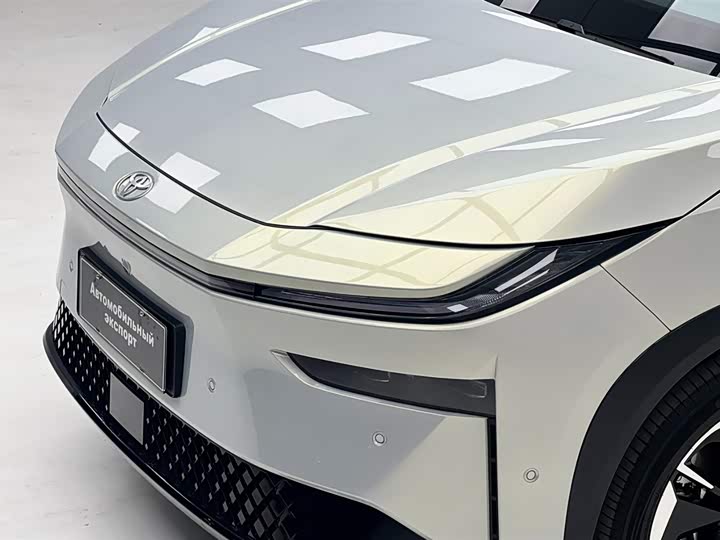 Toyota bZ3X, 2024 — фото 5 из 9
