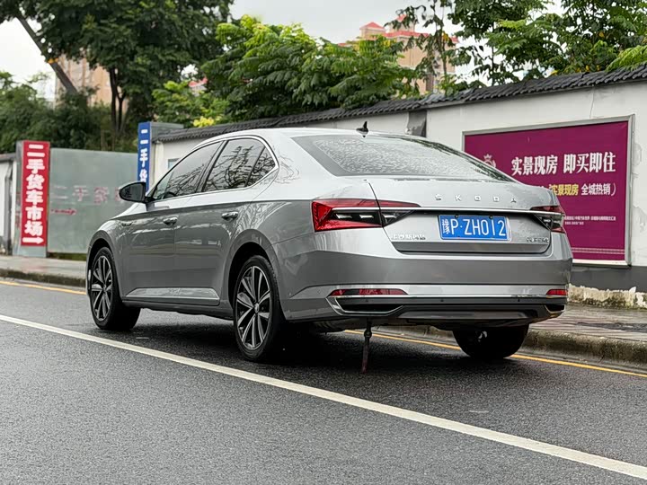 Skoda Superb, 2022 — фото 6 из 9