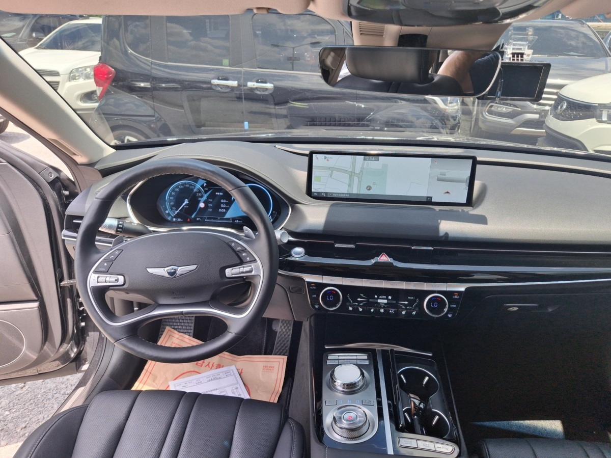 Genesis G80, 2022 — фото 11 из 12