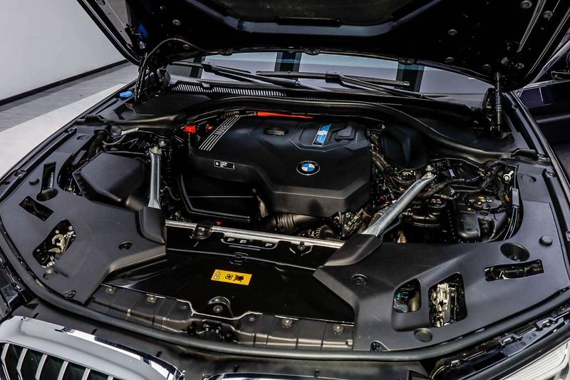 BMW 5 Series Hybrid, 2023 — фото 8 из 12