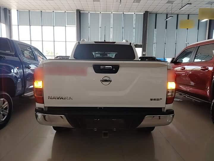 Nissan Navara, 2021 — фото 4 из 9