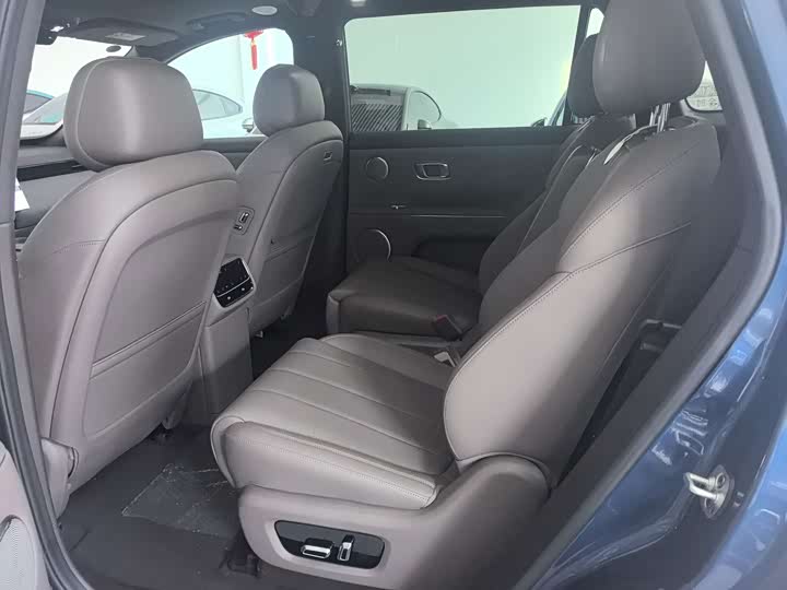 Dongfeng Yipai M8, 2026 — фото 8 из 9