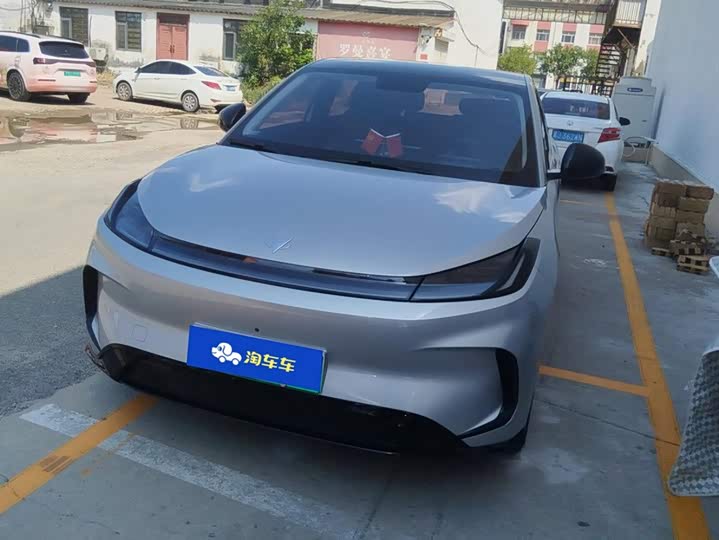 BAIC Arcfox T1, 2025 — купить в Саратове под ключ