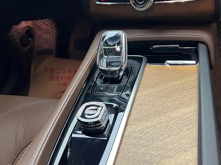 Volvo XC90, 2023 — фото 8 из 9