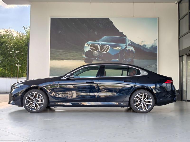 BMW i5, 2025 — фото 3 из 12