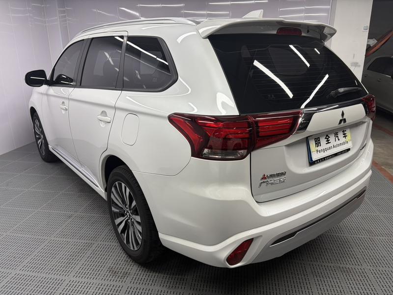 Mitsubishi Outlander, 2021 — фото 4 из 12