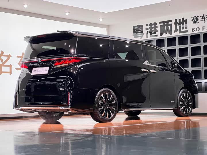 Toyota Vellfire, 2025 — фото 7 из 9