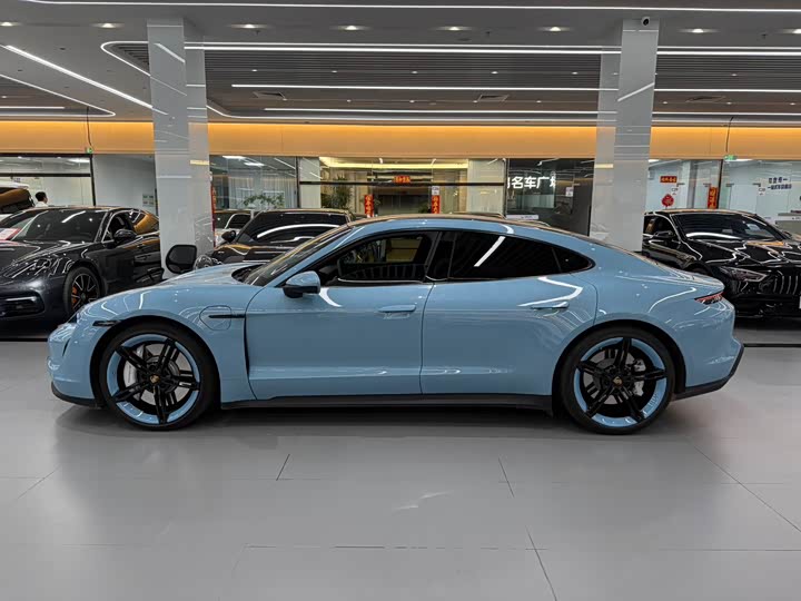 Porsche Taycan, 2022 — фото 7 из 9