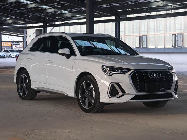 Audi Q3, 2023 — фото 3 из 9