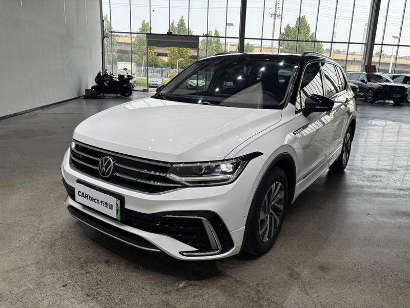 Volkswagen Tiguan L Hybrid, 2023 — купить в Воронеже под ключ