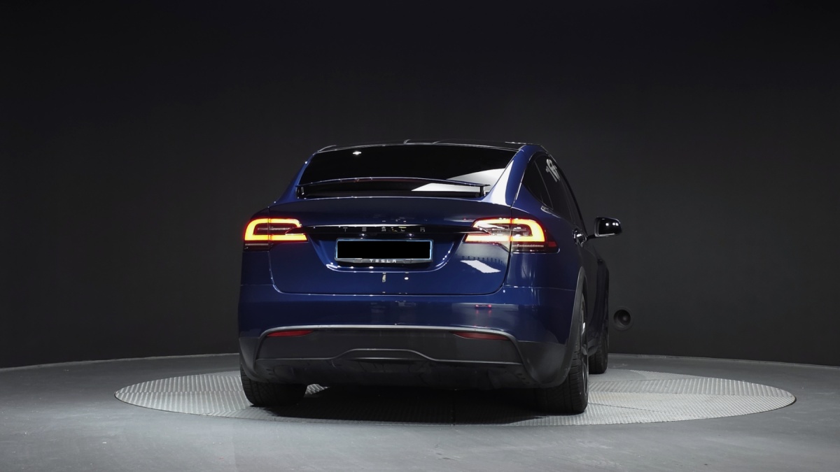 Tesla Model X, 2023 — фото 4 из 12