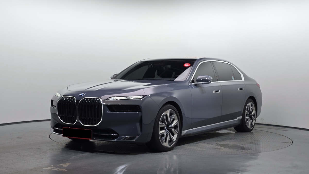 BMW i7, 2023 — купить в Тольятти под ключ