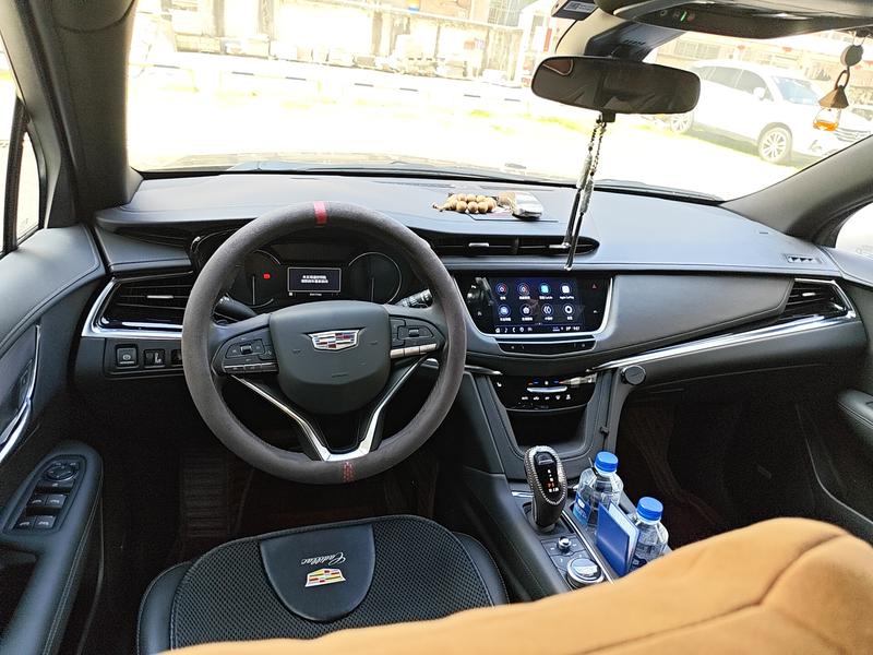 Cadillac XT6, 2022 — фото 10 из 12