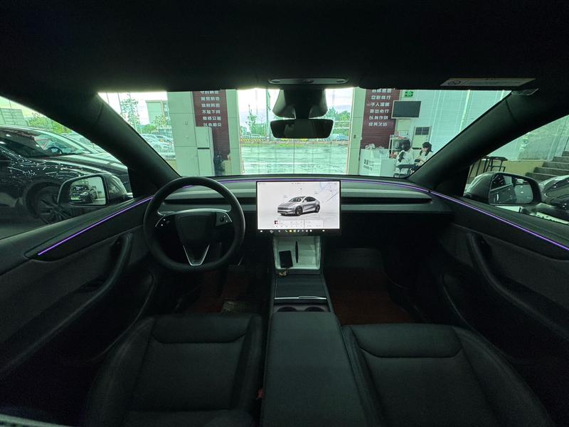 Tesla Model Y, 2026 — фото 8 из 12