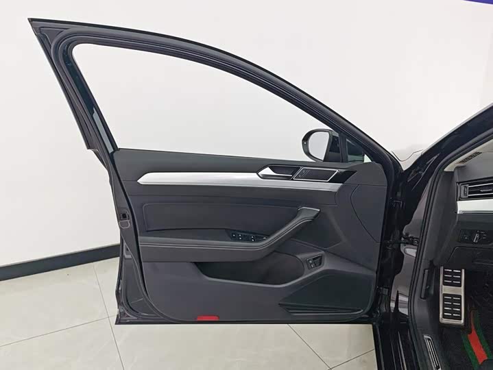 Volkswagen Magotan GTE Hybrid, 2022 — фото 7 из 9