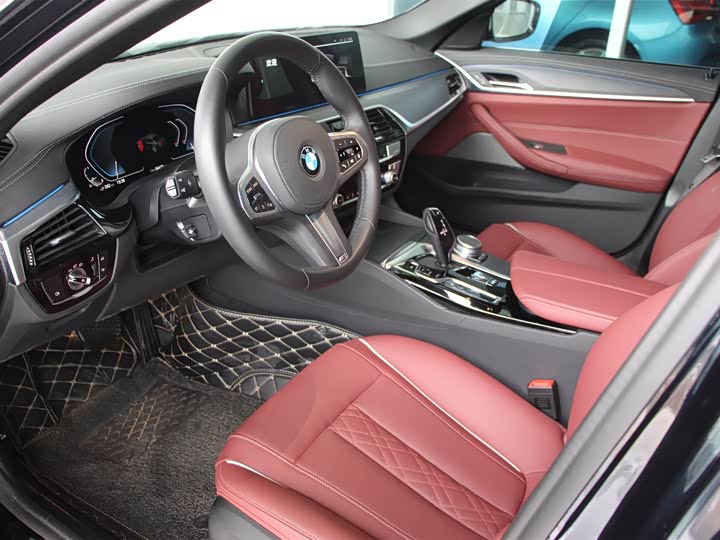 BMW 5 Series Hybrid, 2022 — фото 8 из 9