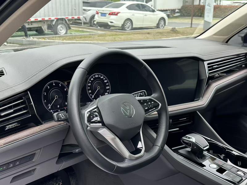 Volkswagen Touareg, 2021 — фото 10 из 12