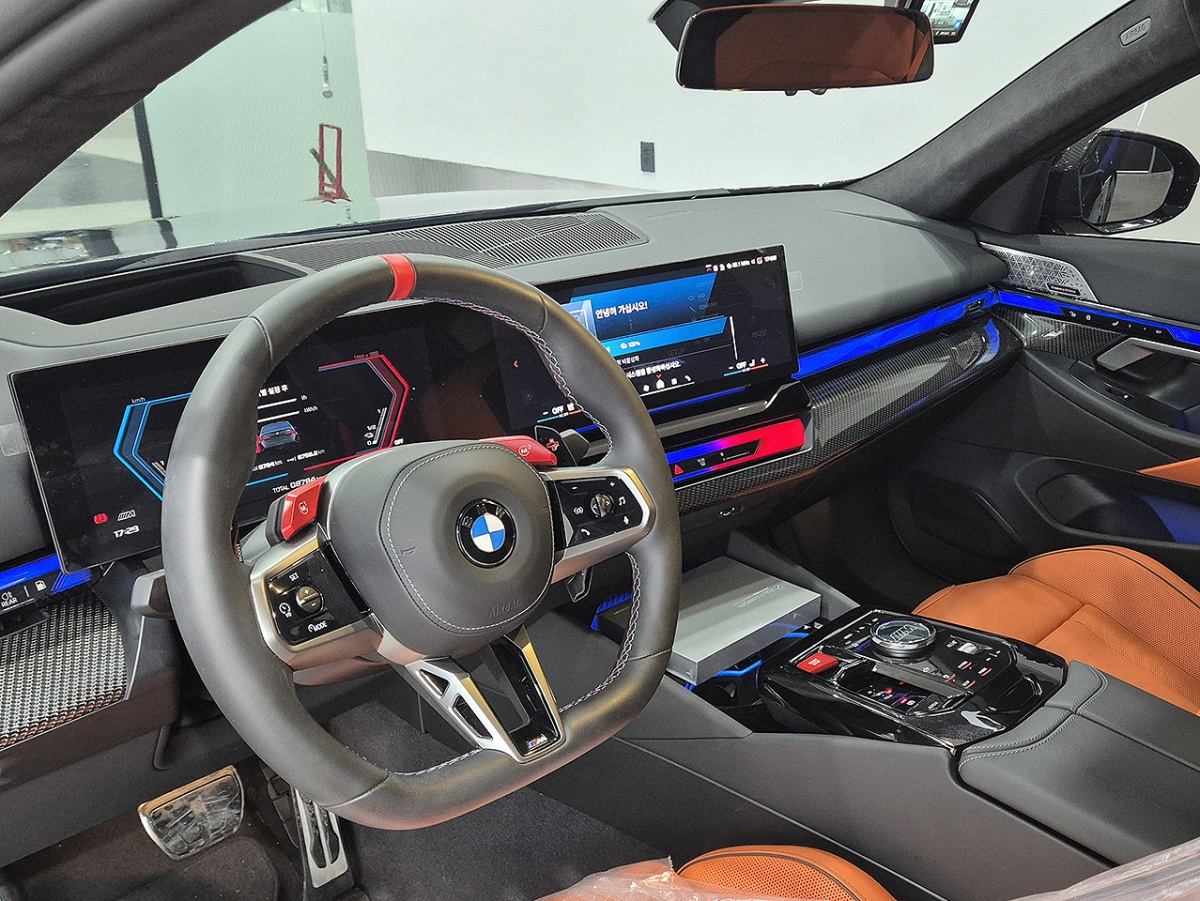 BMW M5, 2025 — фото 12 из 12
