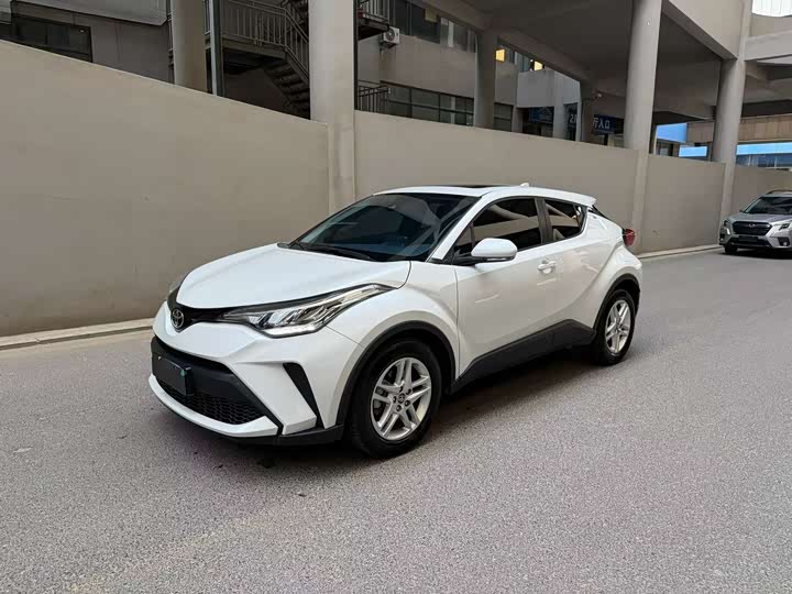 Toyota C-HR, 2023 — купить в Иванове под ключ