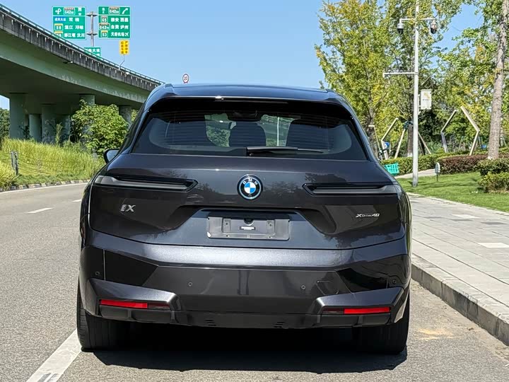 BMW iX, 2022 — фото 3 из 9