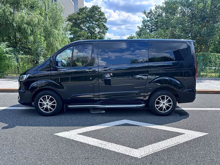 Ford Tourneo, 2023 — фото 4 из 9