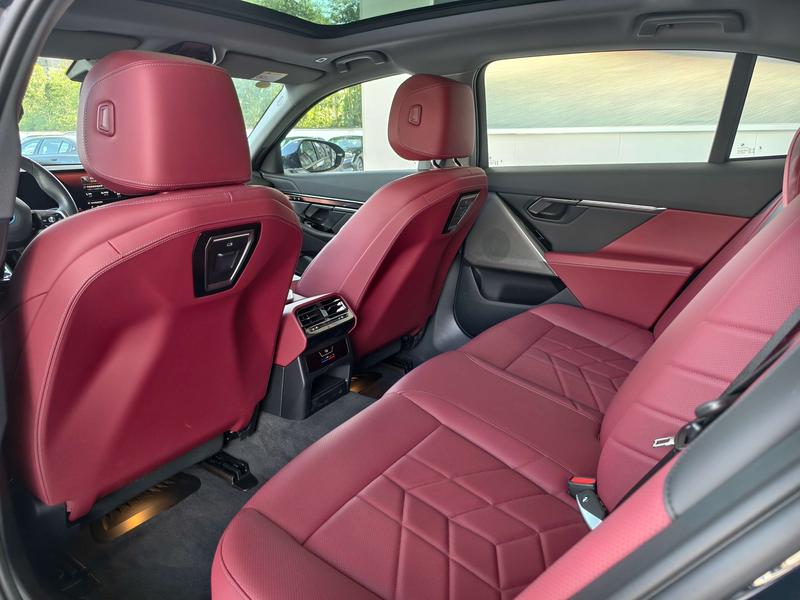 BMW i5, 2025 — фото 12 из 12