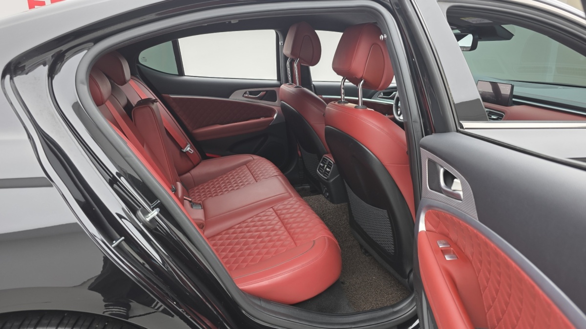 Genesis G70, 2023 — фото 11 из 12