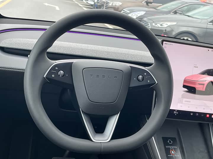 Tesla Model Y, 2026 — фото 4 из 9