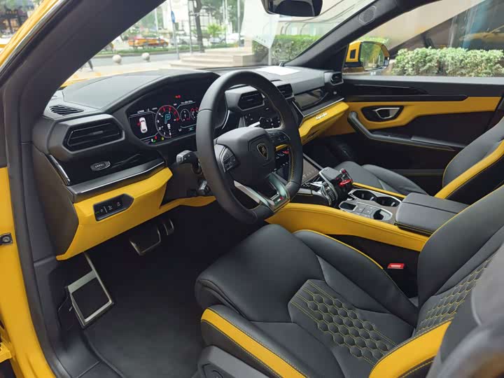 Lamborghini Urus SE, 2026 — фото 8 из 9