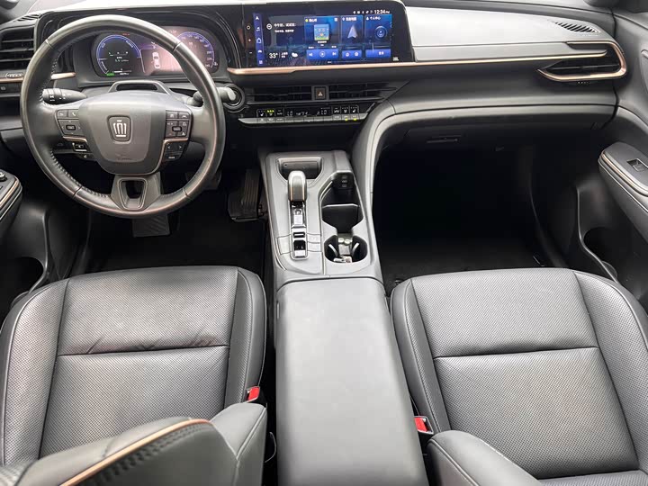 Toyota Crown SportCross, 2023 — фото 9 из 9