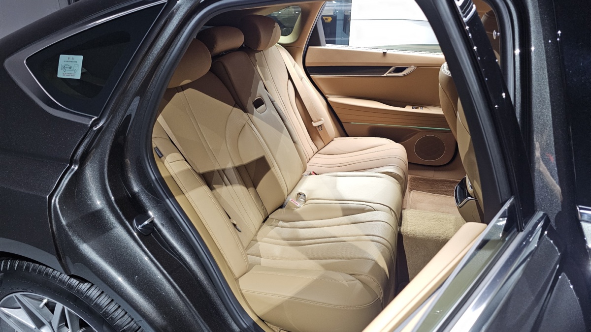 Genesis G80, 2025 — фото 11 из 12
