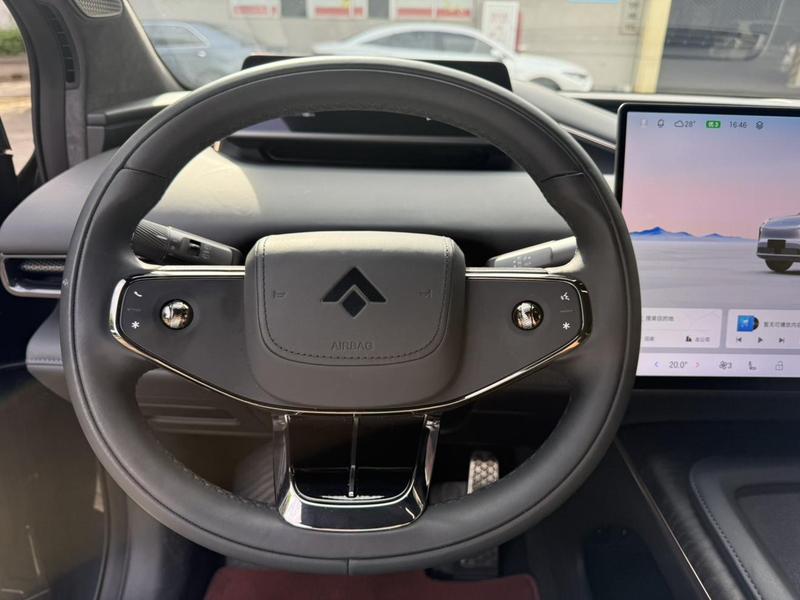 GAC Hyptec HL, 2025 — фото 8 из 12