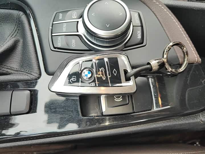 BMW X2, 2022 — фото 9 из 9