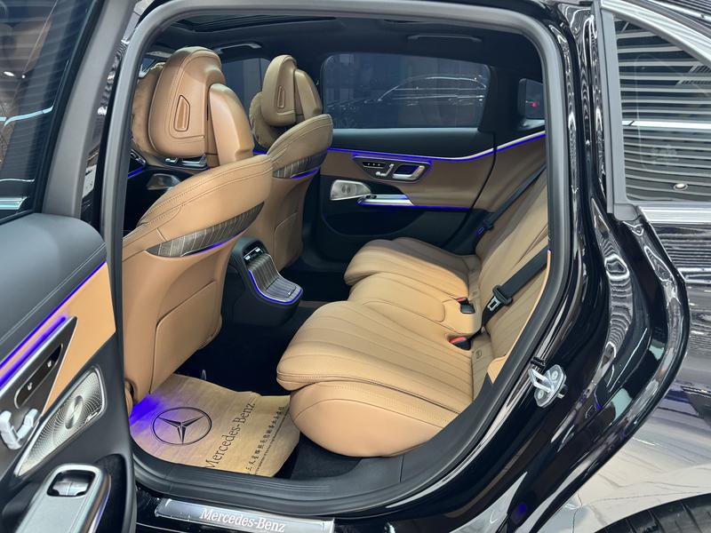Mercedes-Benz E-Class, 2025 — фото 11 из 12